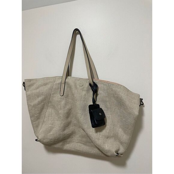 New Free People Street Sounds Pod Clip I have all colors - Picture 3 of 8